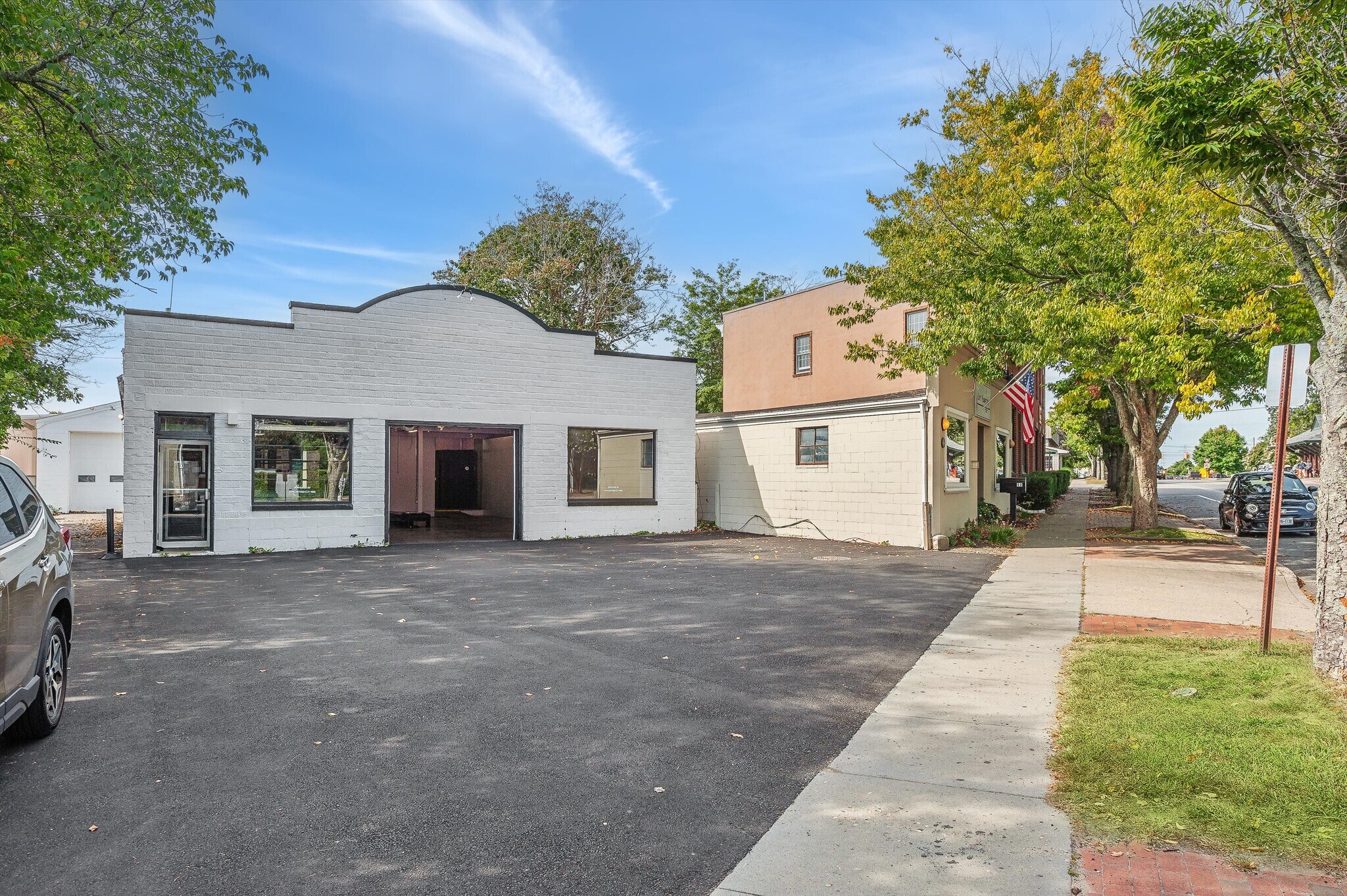 9 Railroad Ave, East Hampton, NY for lease Building Photo- Image 1 of 19