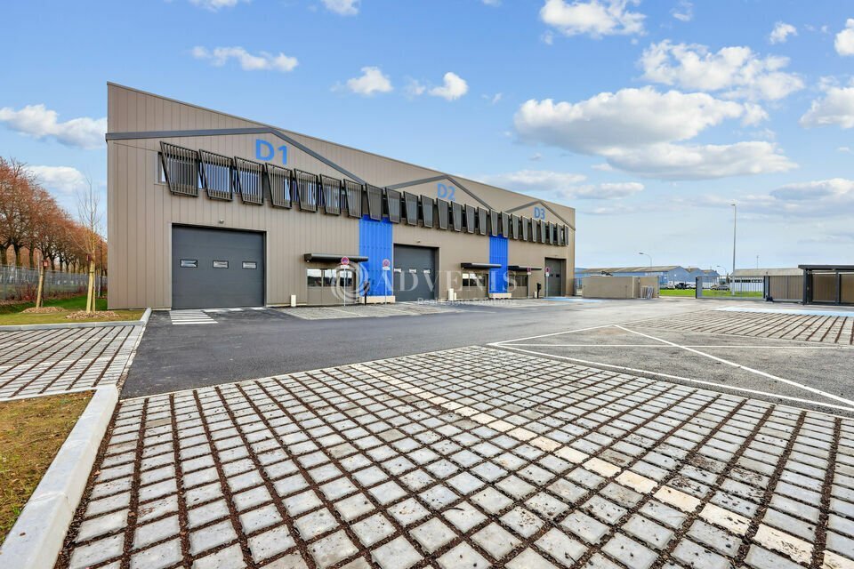 Flex in Lognes for lease Building Photo- Image 1 of 13