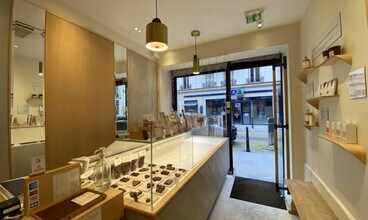 Rue Madeleine Michelis, Neuilly-sur-Seine for lease Interior Photo- Image 2 of 4