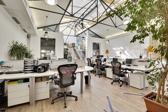 Office in Paris for sale Interior Photo- Image 2 of 4