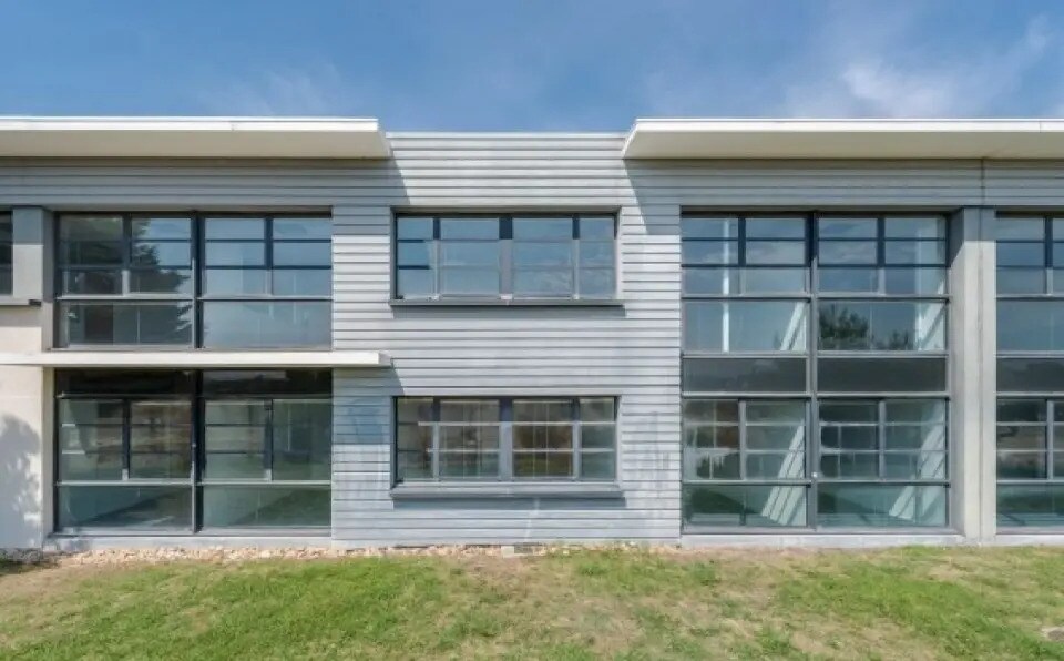 Office in Aix-en-Provence for lease Building Photo- Image 1 of 4