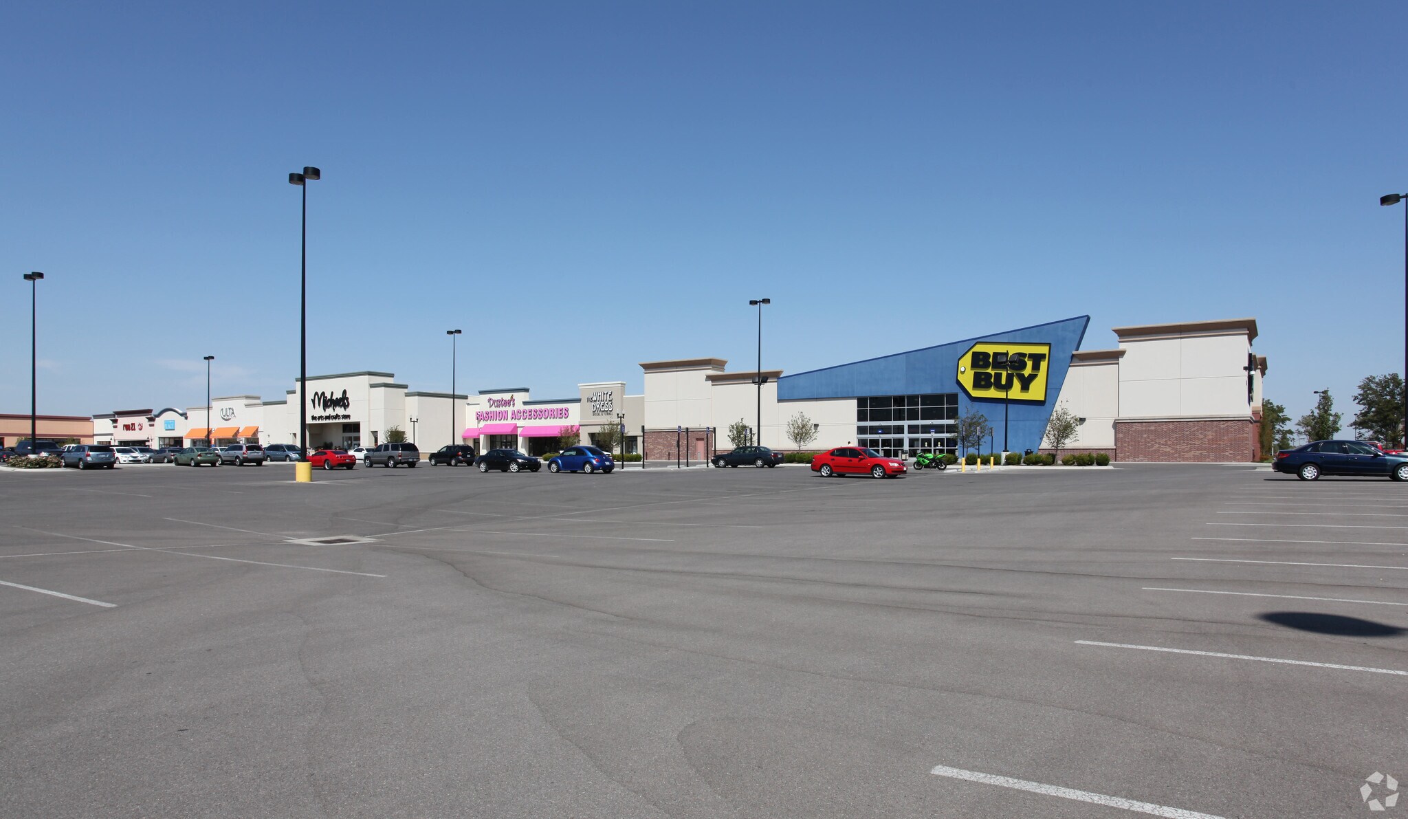 2441 N Maize Rd, Wichita, KS 67205 NewMarket Square