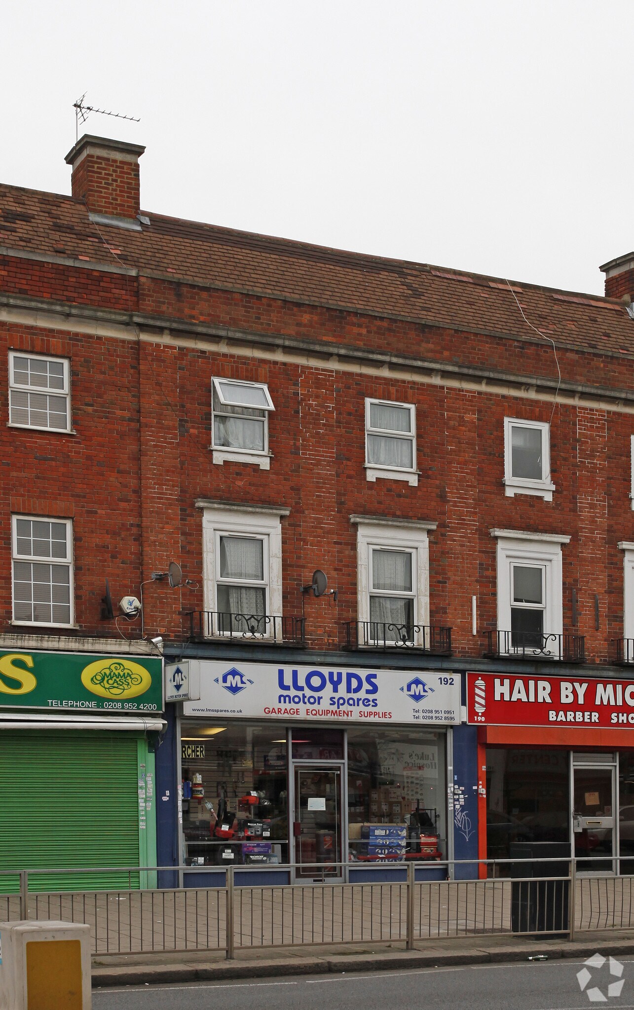 192 Burnt Oak Broa, Harrow for sale Primary Photo- Image 1 of 1