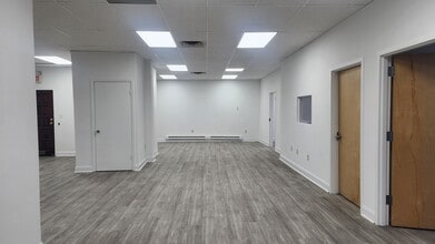 520 Speedwell Ave, Morris Plains, NJ for lease Interior Photo- Image 2 of 4