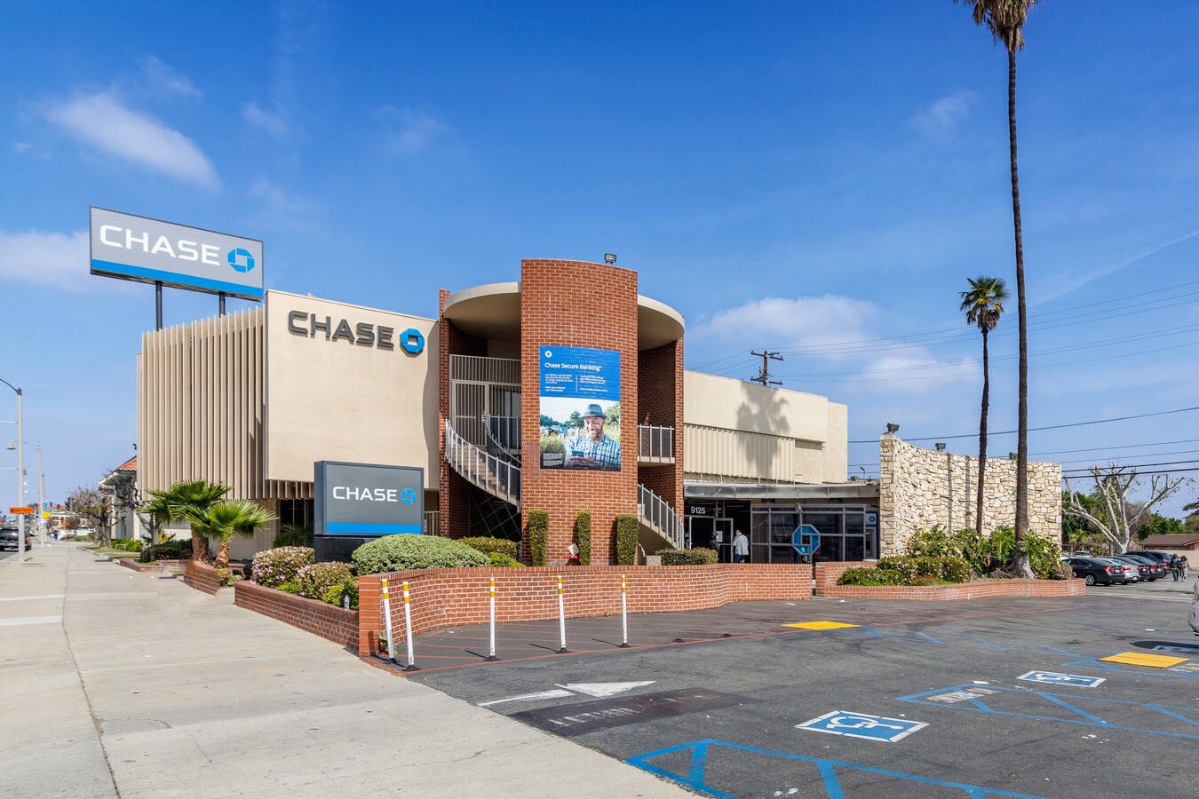 9125 Whittier Blvd, Pico Rivera, CA 90660 - Chase Bank | LoopNet