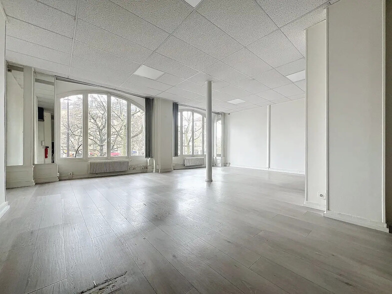 Office in Paris for sale - Building Photo - Image 2 of 60