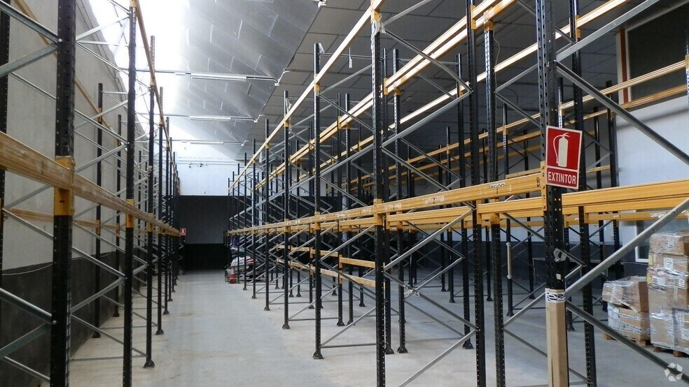 Industrial in San Fernando de Henares, Madrid for sale - Building Photo - Image 1 of 1