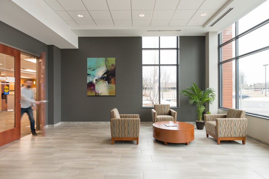 1905 N Calhoun Rd, Brookfield, WI for sale - Lobby - Image 1 of 1