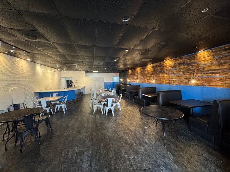 6001-6197 SE Federal Hwy, Stuart, FL for lease - Building Photo - Image 2 of 9