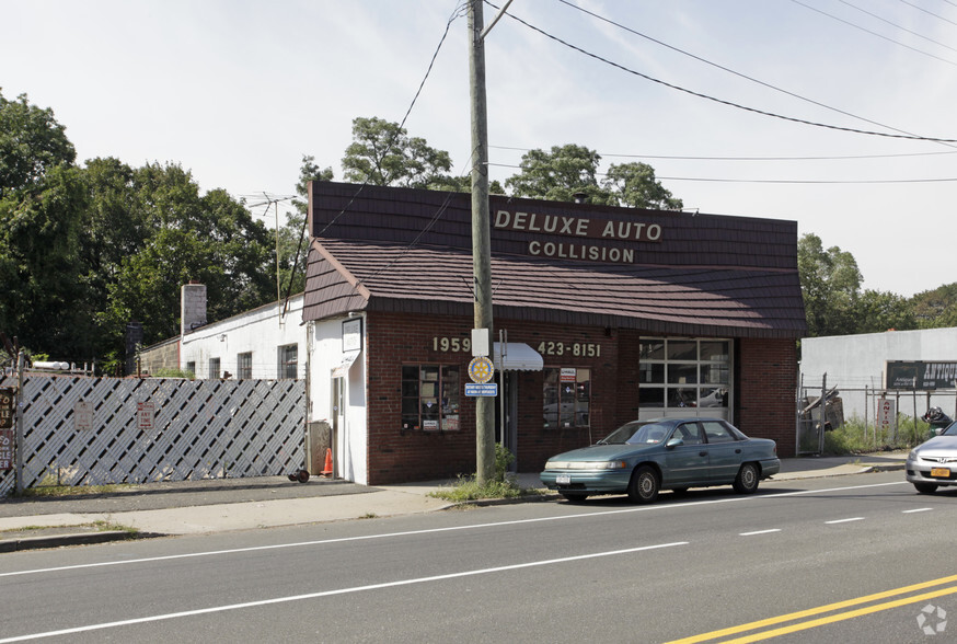 1959 New York Ave, Huntington Station, NY for sale - Primary Photo - Image 1 of 1