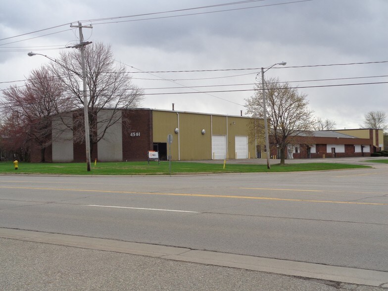 4561 W Dickman Rd, Battle Creek, MI for sale - Building Photo - Image 1 of 1
