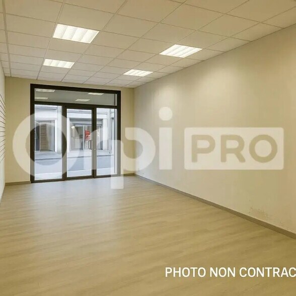 Retail in Montluçon for lease - Interior Photo - Image 1 of 1