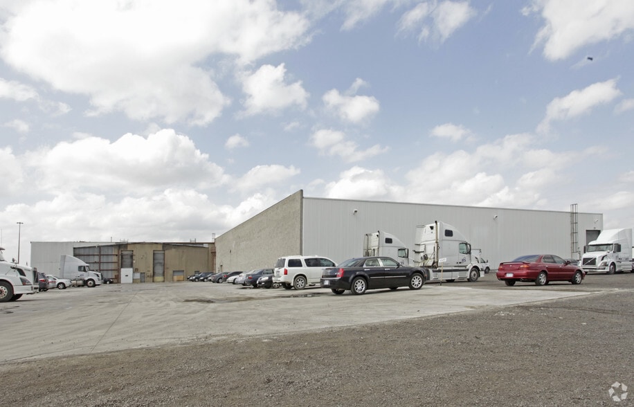 110 Glidden Rd, Brampton, ON L6T 2J3