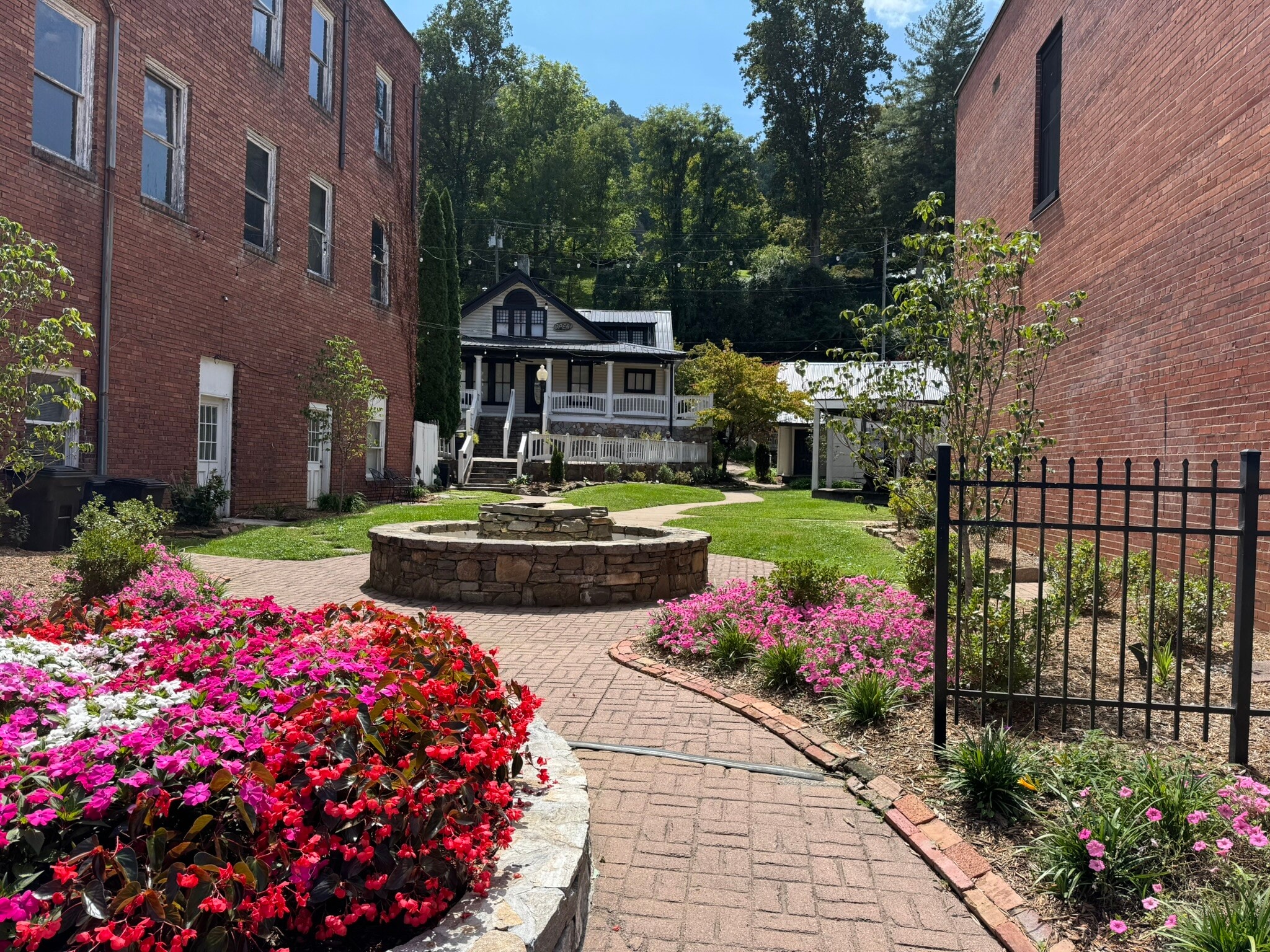 553 W Main St, Sylva, NC for lease Building Photo- Image 1 of 46