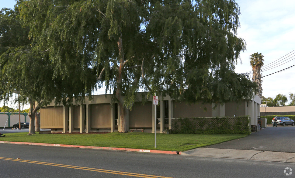 296-298 Brokaw Rd, Santa Clara, CA for lease - Building Photo - Image 2 of 6