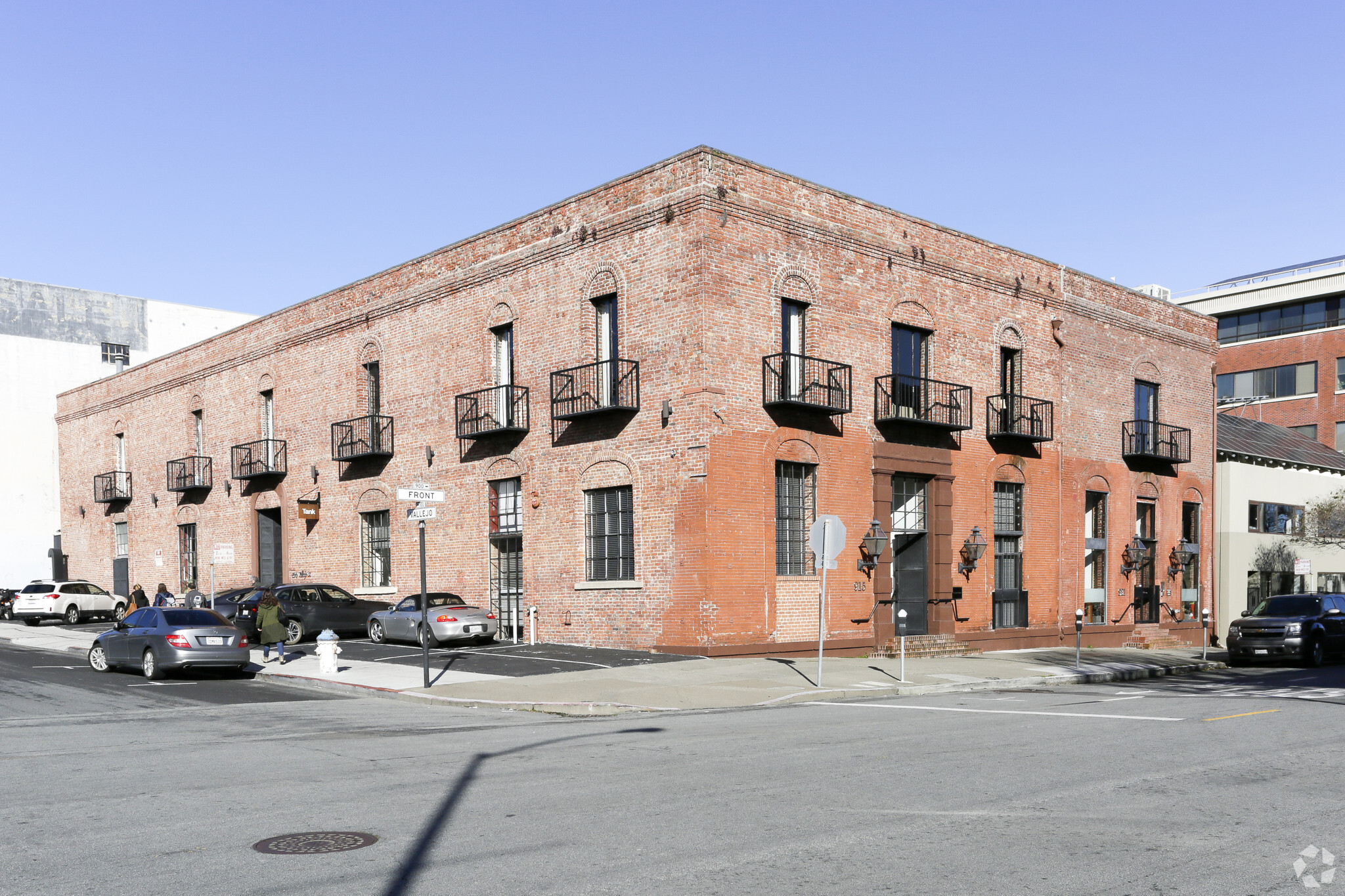 915-921 Front St, San Francisco, CA for lease Building Photo- Image 1 of 12