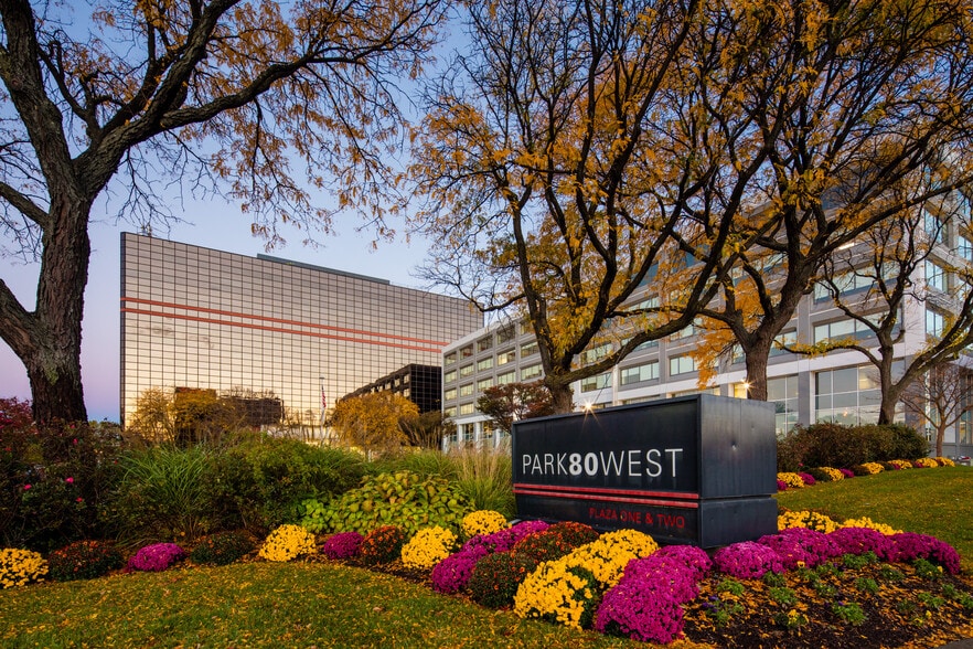 250 Pehle Ave, Saddle Brook, NJ for lease - Building Photo - Image 2 of 17