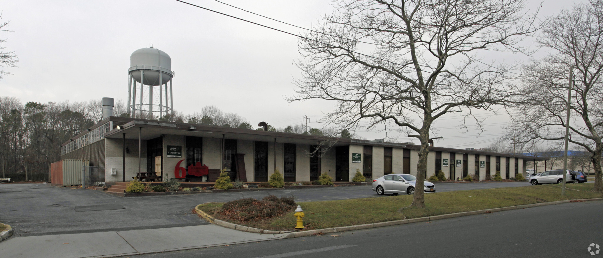 4-6 Oval Dr, Islandia, NY for sale Primary Photo- Image 1 of 1