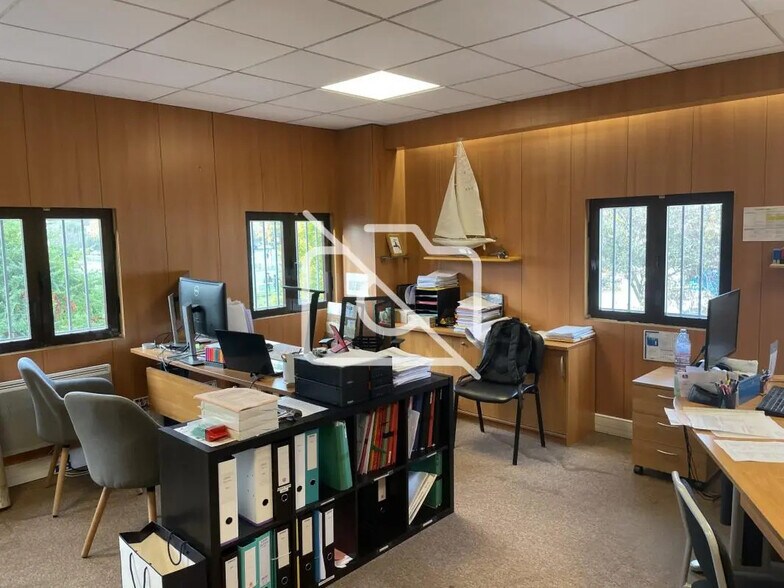 Industrial in Champigny-sur-Marne for sale - Interior Photo - Image 3 of 4