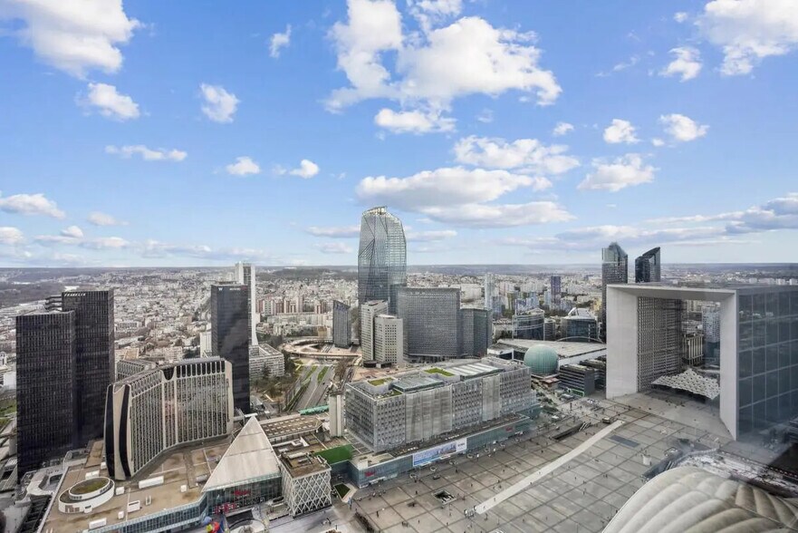 Office in Courbevoie for lease - Aerial - Image 1 of 12