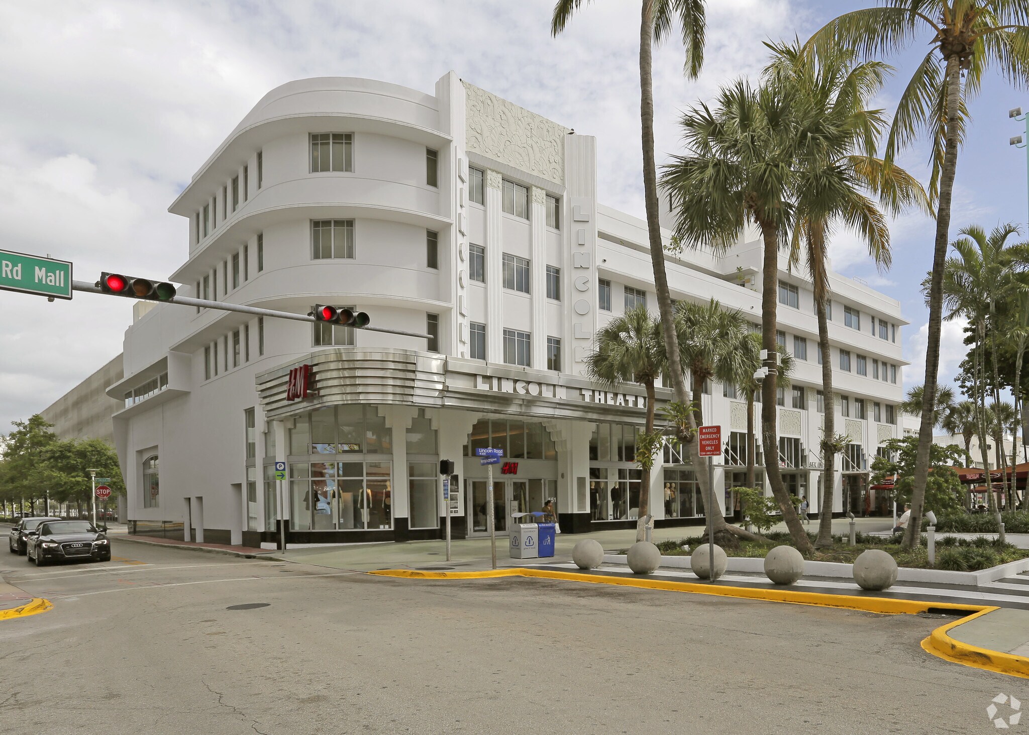 541-551 Lincoln Rd, Miami Beach, FL for lease Building Photo- Image 1 of 10