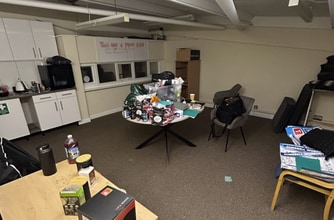 Froanes Clos, Enderby for lease Interior Photo- Image 2 of 2