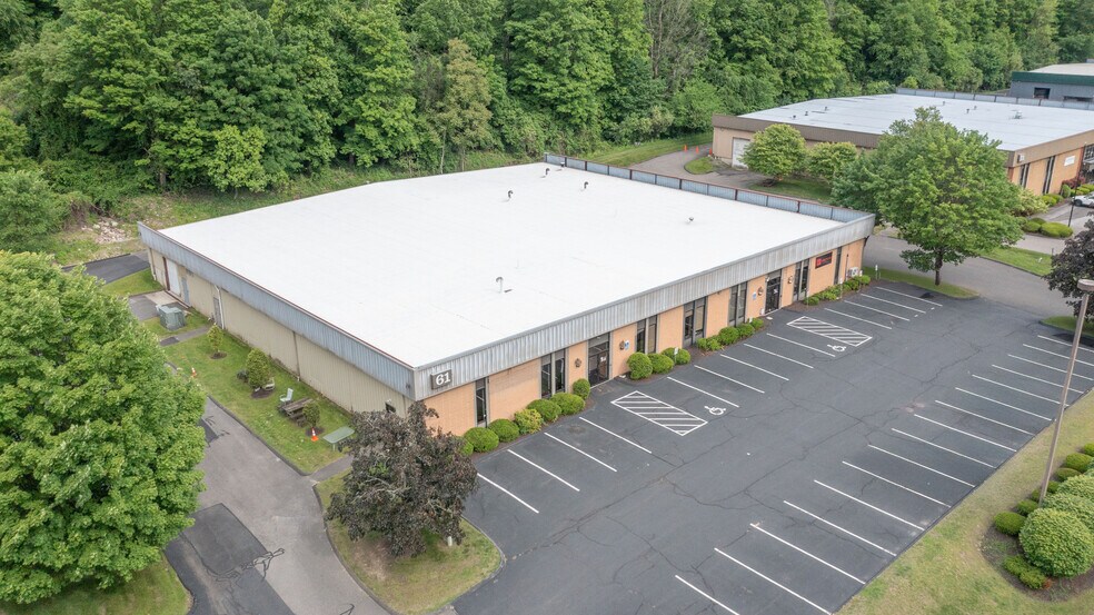61 Commerce Rd, Brookfield, CT for lease - Building Photo - Image 1 of 14