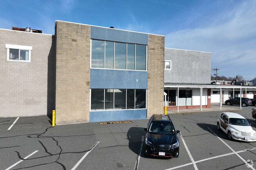 35 Whistlestop Mall, Rockport, MA 01966 Whistlestop Mall