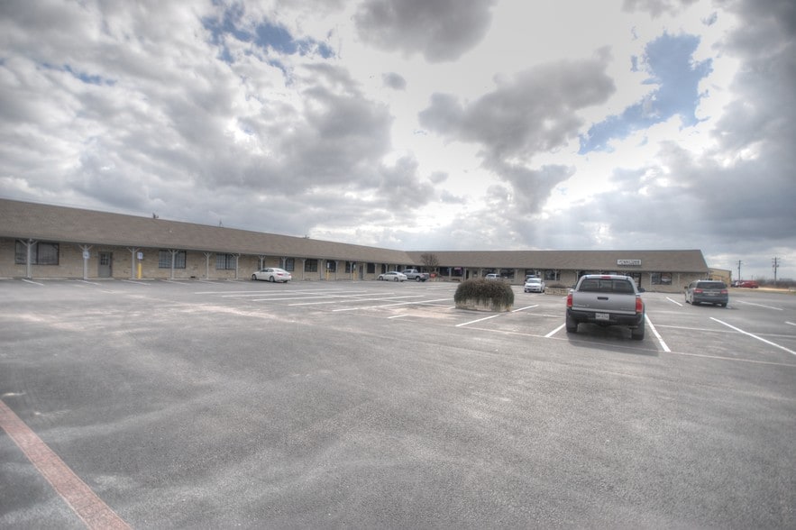 305 Limestone Ter, Jarrell, TX for lease - Building Photo - Image 3 of 18