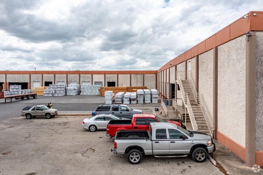 827 Frost Bank Center Pky, San Antonio, TX for lease - Building Photo - Image 3 of 4