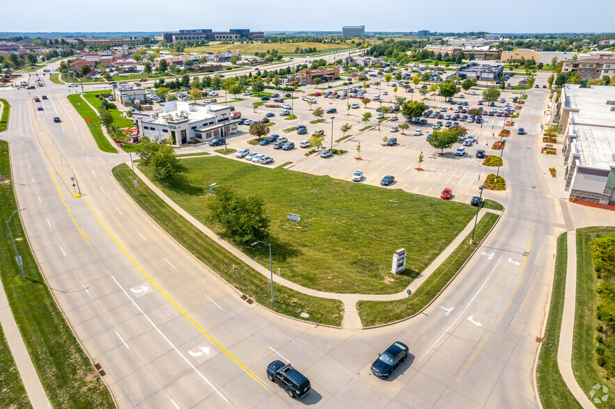 445 S 64th St, West Des Moines, IA for lease - Aerial - Image 3 of 3