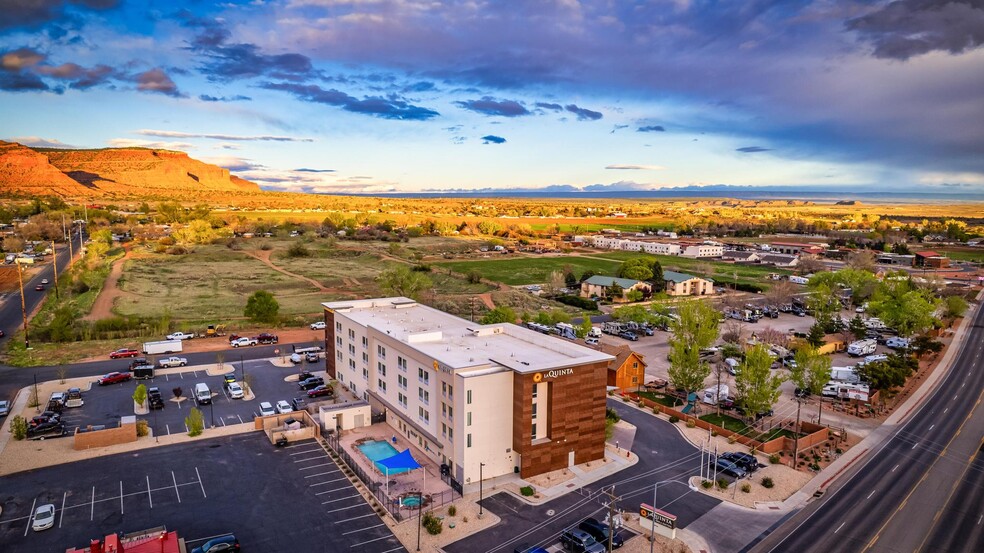 465 S 100 E, Kanab, UT for sale - Building Photo - Image 3 of 78