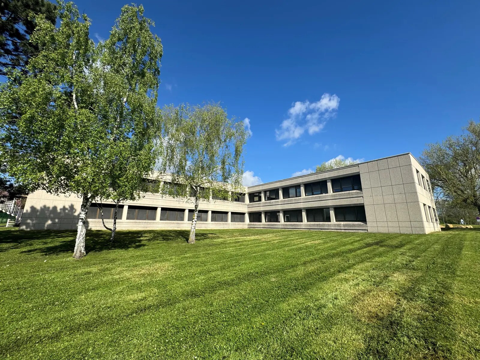 Office in Reims for sale Building Photo- Image 1 of 6