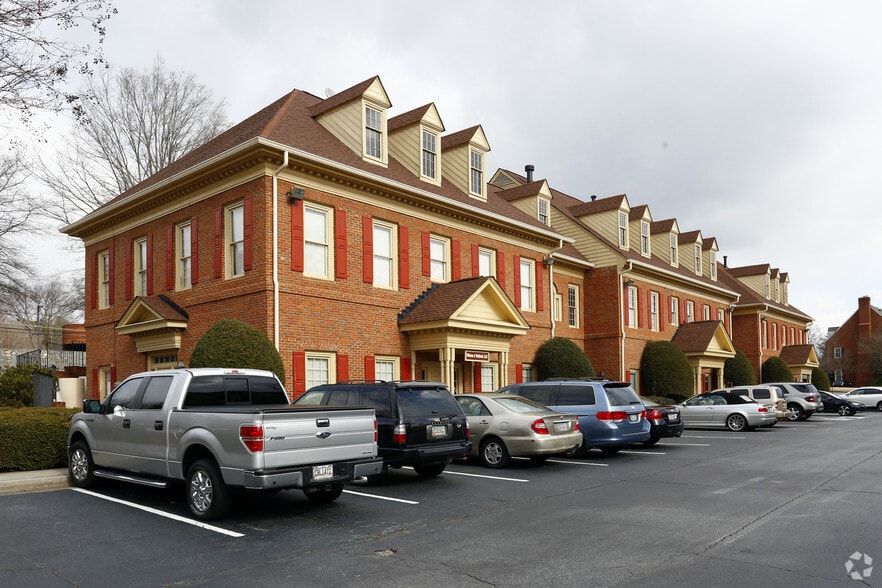 3867 Holcomb Bridge Rd, Peachtree Corners, GA for lease - Primary Photo - Image 2 of 106