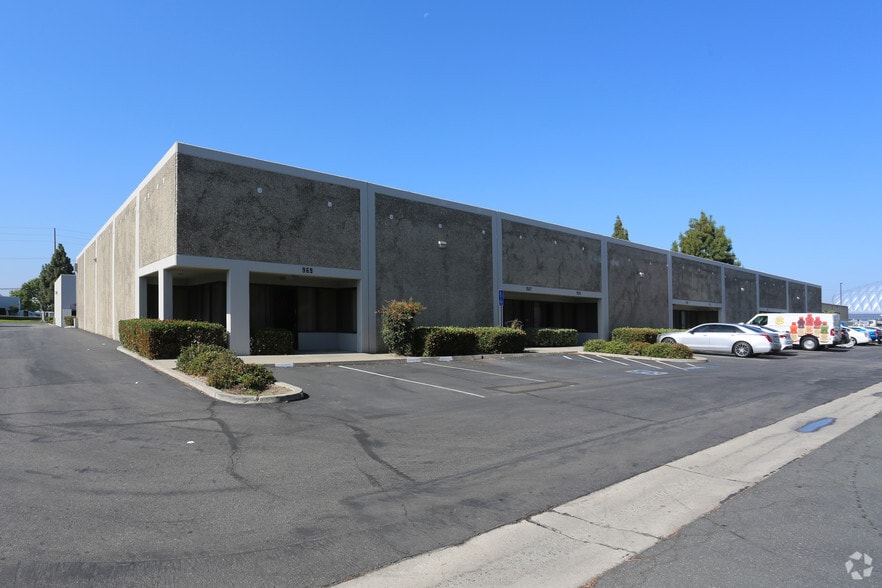 955-969 N Eckhoff St, Orange, CA for lease - Building Photo - Image 1 of 13