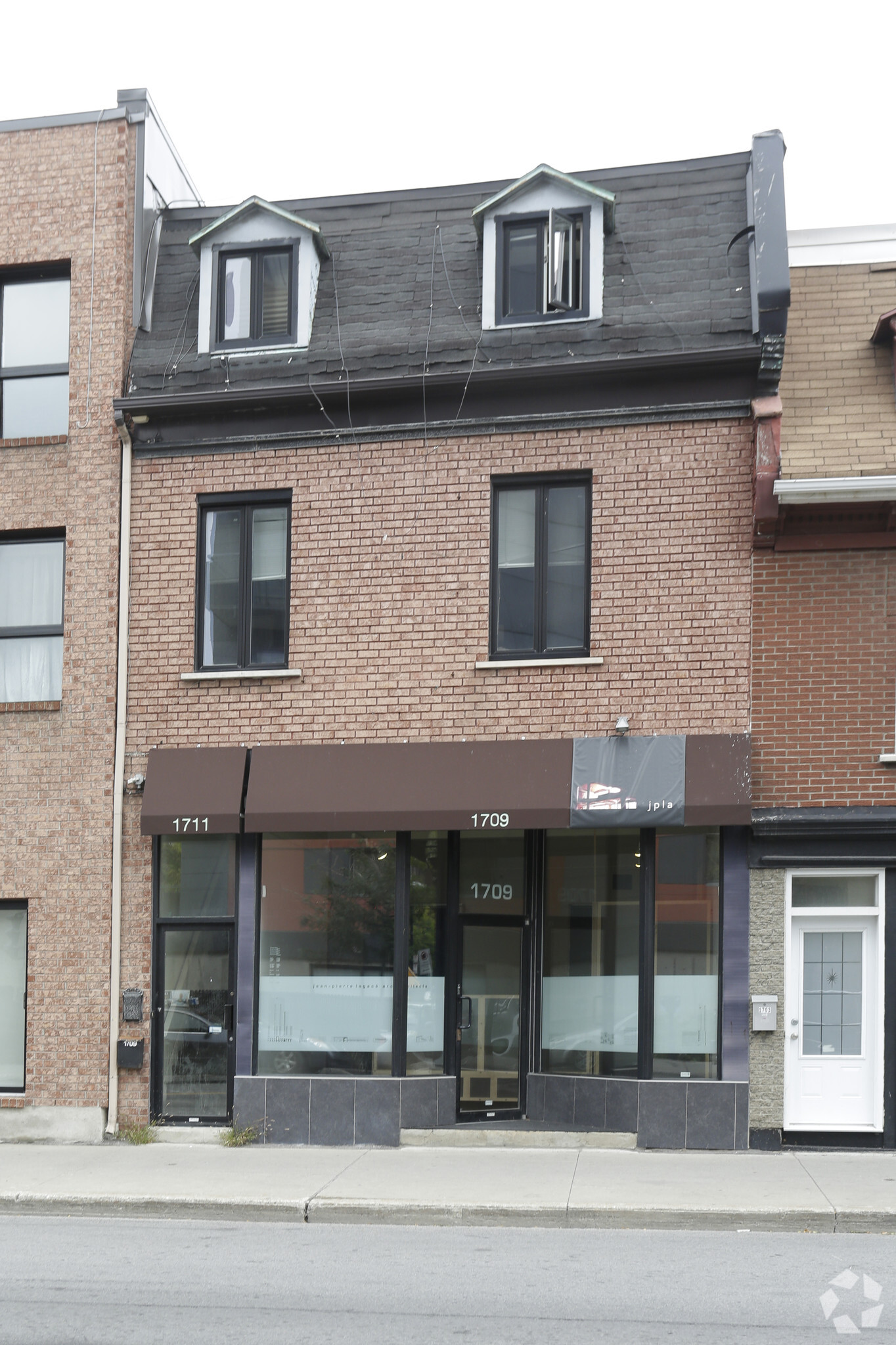 1709-1711 Rue Atateken, Montréal, QC for lease Primary Photo- Image 1 of 3