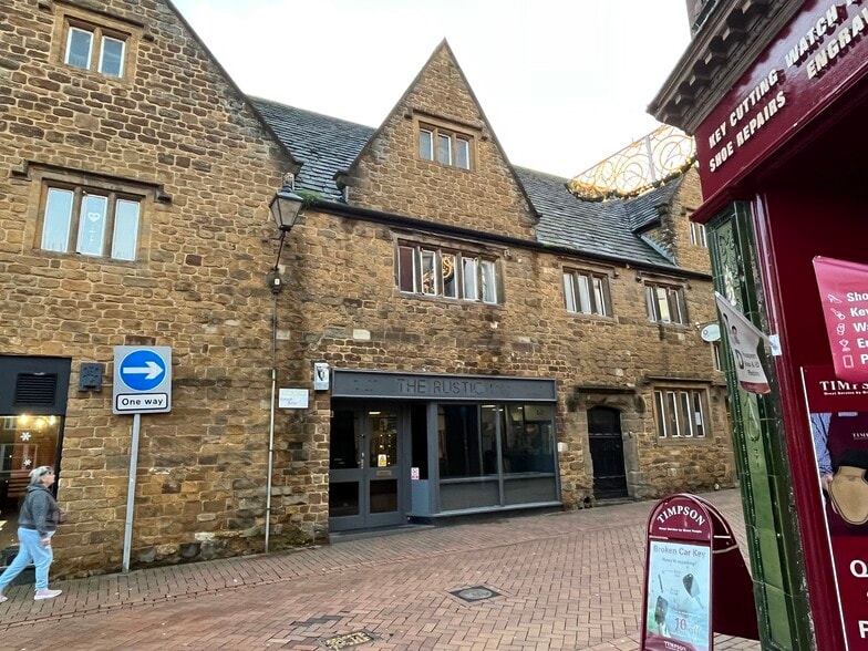 1 Parsons St, Banbury for lease - Building Photo - Image 3 of 5