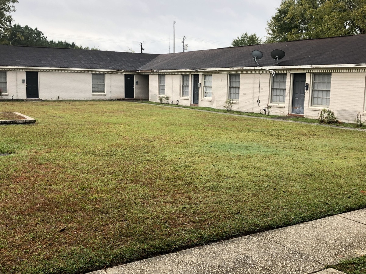 110 Mason St, Brewton, AL 36426