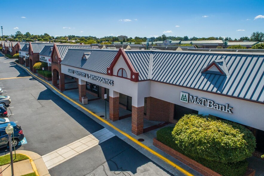 5901-6075 Centreville Crest Ln, Centreville, VA for lease - Building Photo - Image 2 of 40