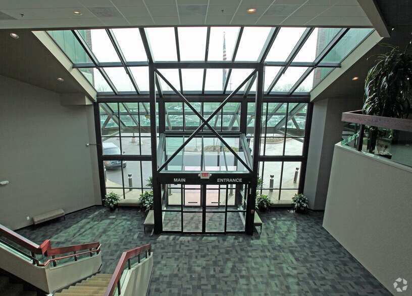 2300 Haggerty Rd, West Bloomfield, MI 48323 Lakes Professional Bldg