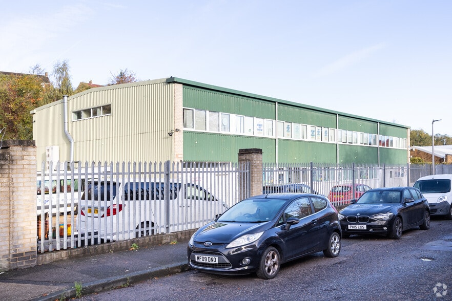 92-94 Hopewell Dr, Chatham for sale - Building Photo - Image 1 of 1