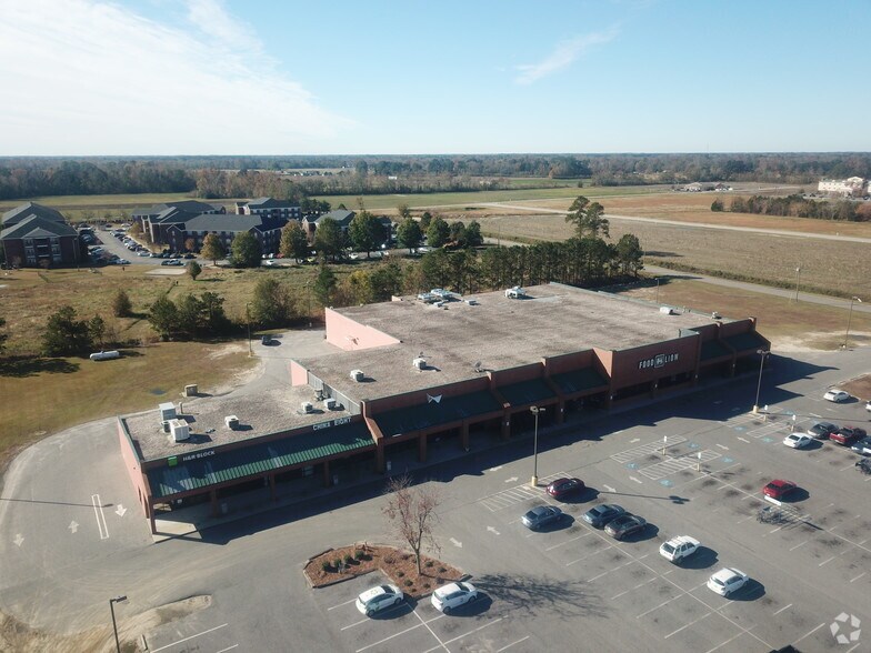 913 W 3rd St, Pembroke, NC for sale - Primary Photo - Image 1 of 1