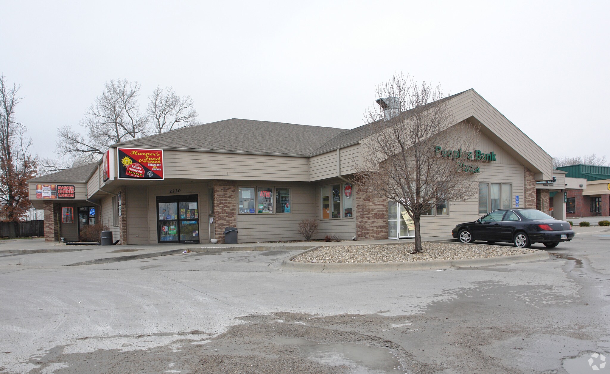 2220 Harper St, Lawrence, KS 66046 10 Marketplace