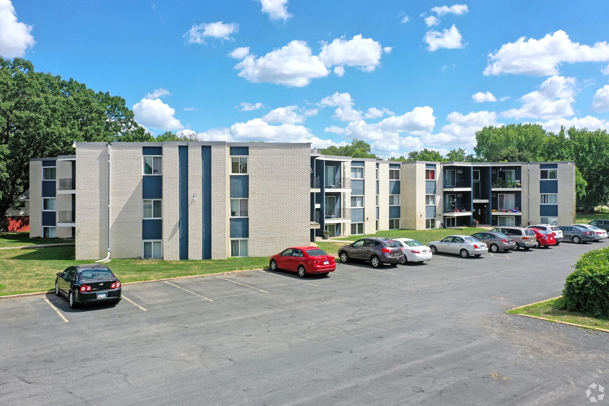 610-680 Osborne Rd NE, Fridley, MN for sale Primary Photo- Image 1 of 1