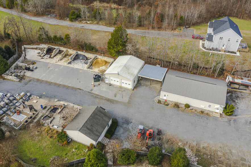 102 E Bay Front Rd, Deale, MD 20751