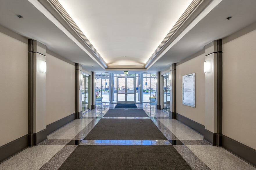 11545 W Bernardo Ct, San Diego, CA for lease - Lobby - Image 3 of 7