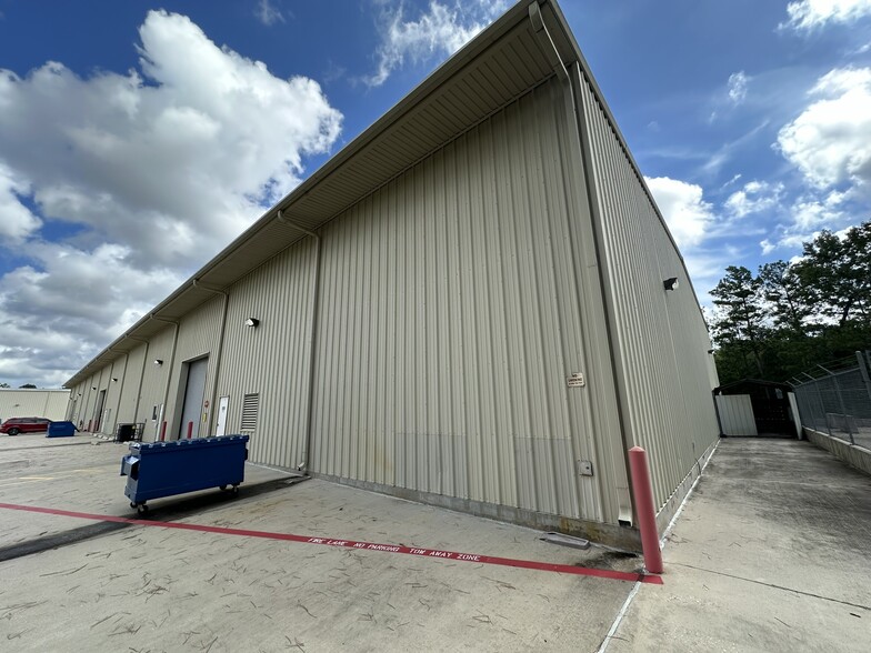 1209-1215 N FM 3083 Rd E, Conroe, TX for lease - Building Photo - Image 2 of 14