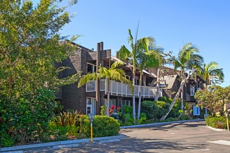 2725-2727 Shelter Island Dr, San Diego, CA for lease Interior Photo- Image 2 of 10