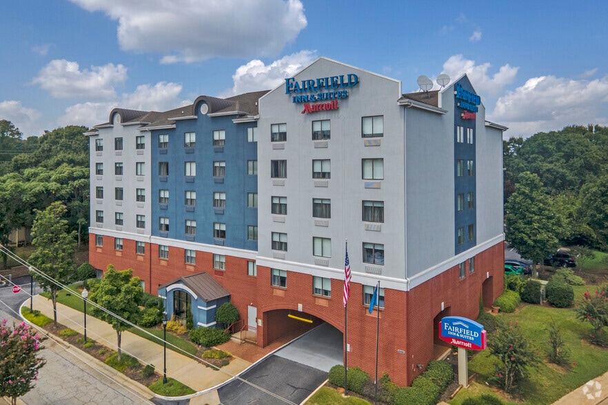 1255 Walker Ave, East Point, GA for sale - Primary Photo - Image 1 of 27