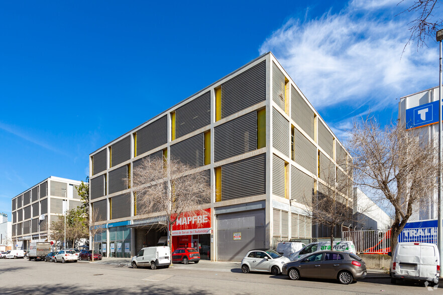 Carrer de Salvador Espriu, L'hospitalet De Llobregat, Barcelona for sale - Primary Photo - Image 1 of 3